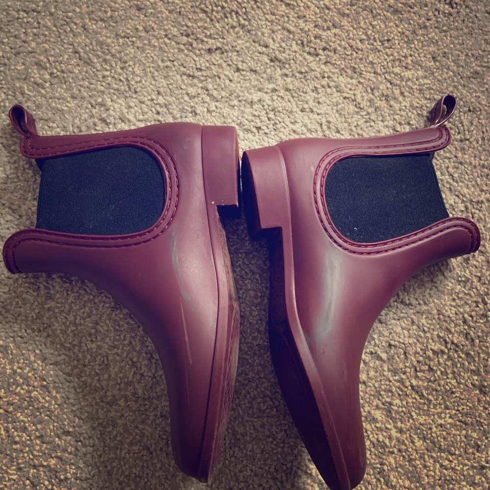 Rain boot, Chelsea bootie